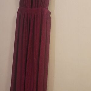 Elegant Burgundy Maxi Dress